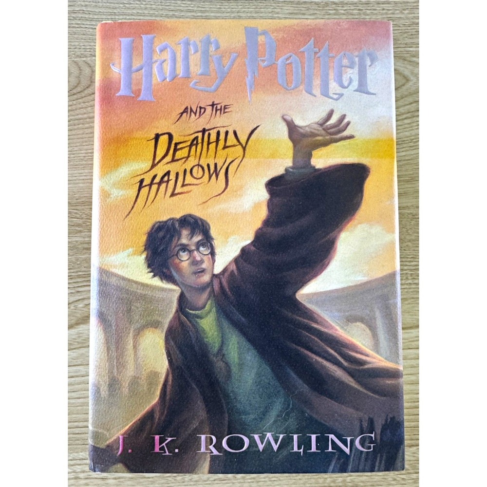 Harry Potter and the Deathly Hallows J.K. Rowling 2007 Hardcover 1st Ed DJ